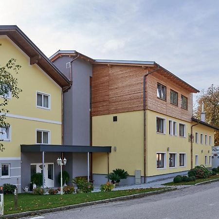 Hotel Gasthof-Strasser Tumeltsham 外观 照片