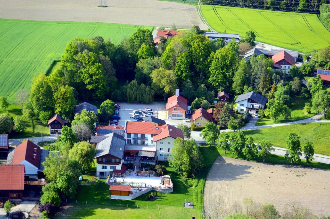 Hotel Gasthof-Strasser Tumeltsham 外观 照片