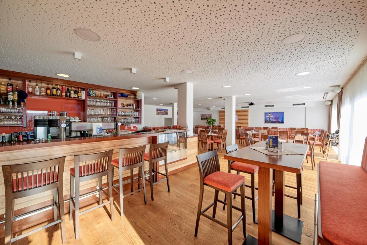 Hotel Gasthof-Strasser Tumeltsham 外观 照片